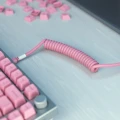 Glorious Gaming GLO-KB-ACC-CBL-COIL-PPNK kabel klawiatury/myszy Różowy 1,4 m